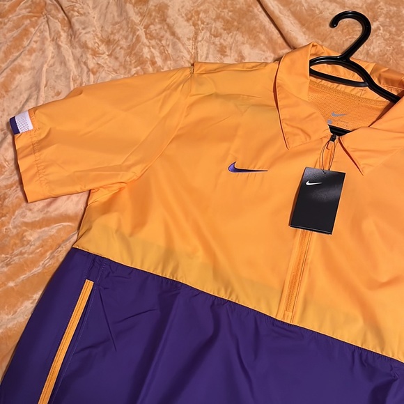 NIKE WINDBREAKER SHORT SLEEVE ZIP UP Size LARGE - Picture 5 of 12